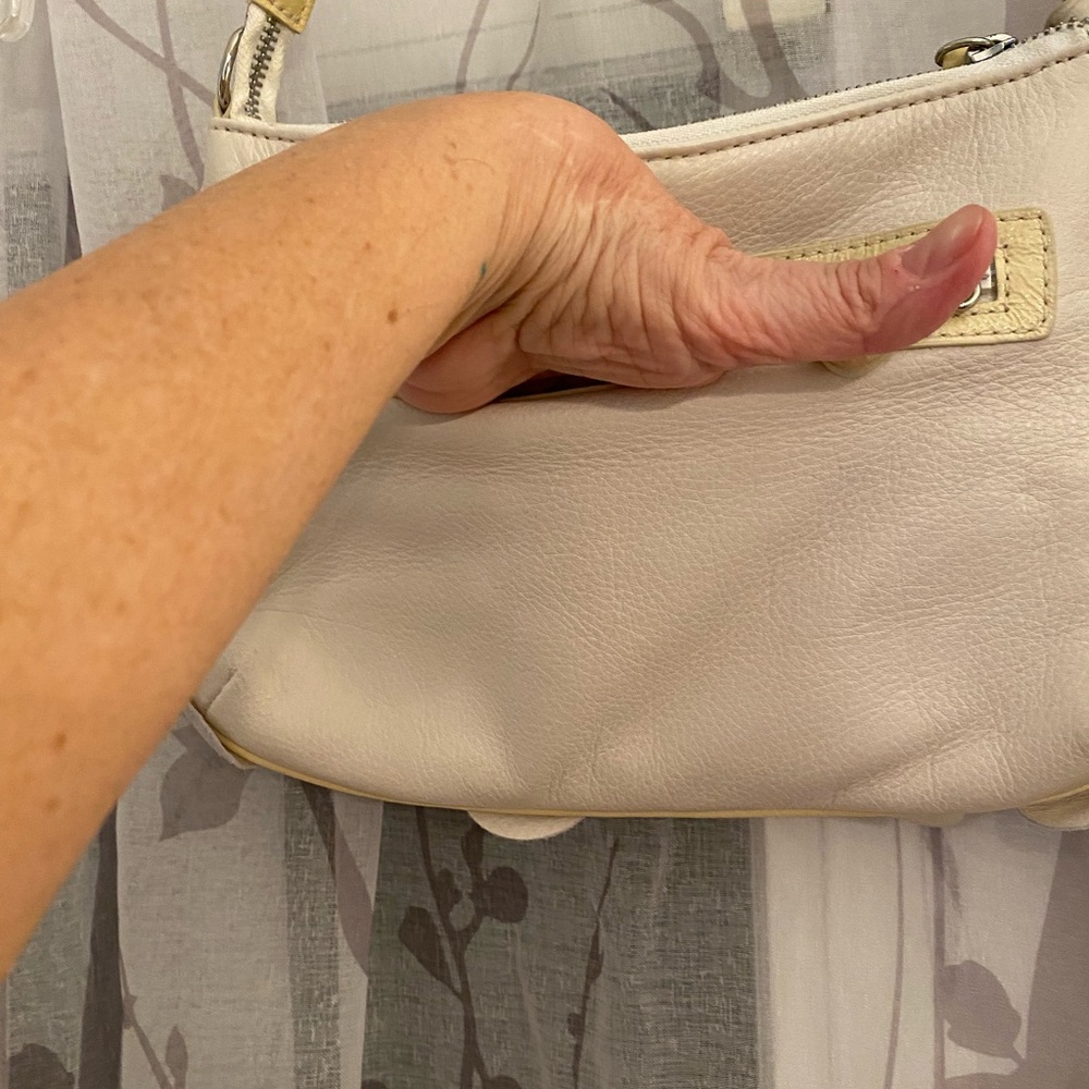 Brighton multi-colored soft leather flowers on white leather bag - Picture 5 of 10